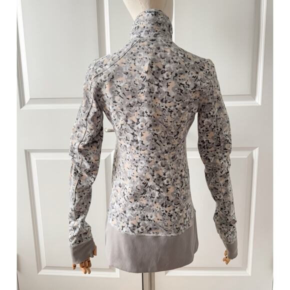 Lululemon Nice Asana Grey Beige White Camo Print Full Zip Jacket Women’s Size 6 - Picture 4 of 9